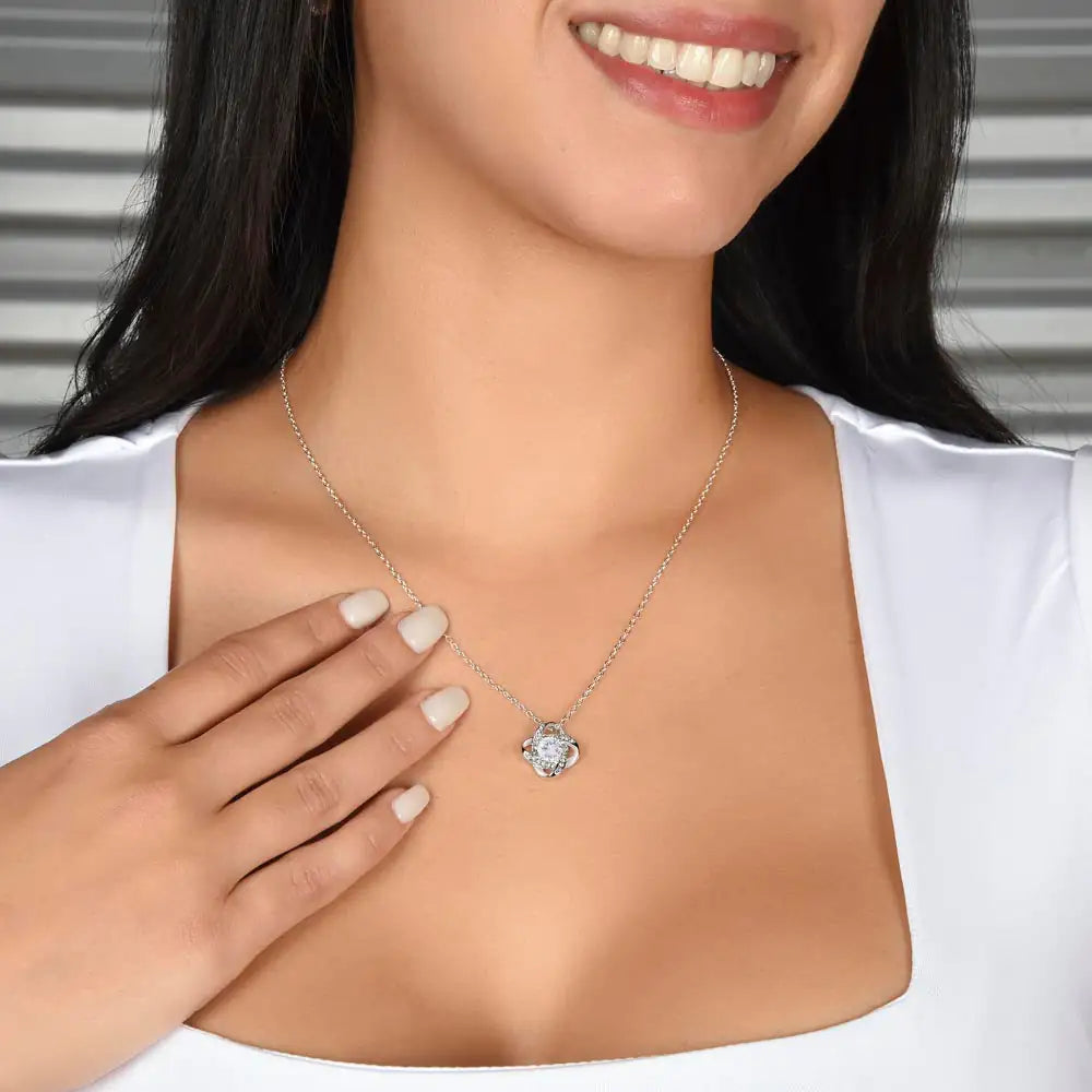 Love Knot Ketting