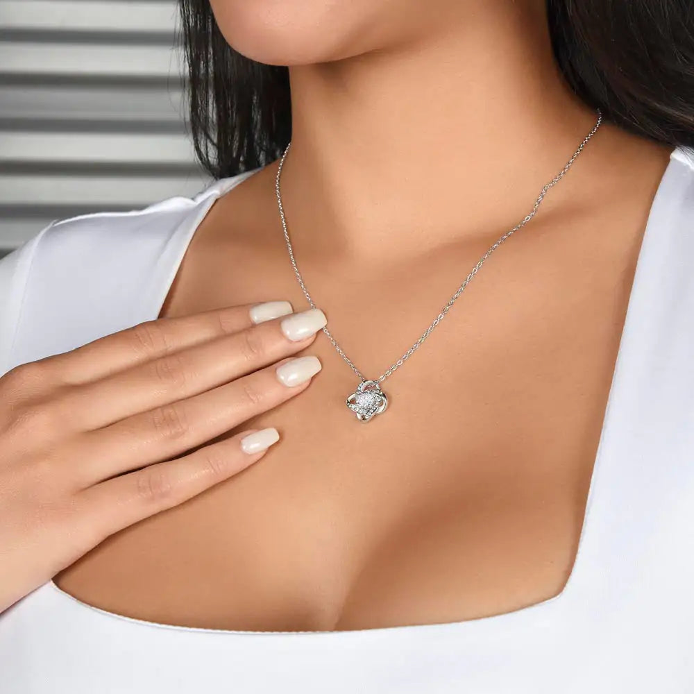 Love Knot Ketting